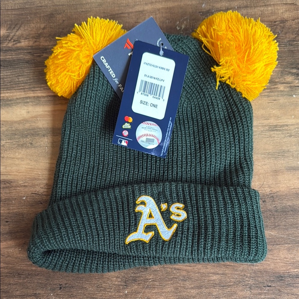 Fanatics Green and Yellow Oakland Athletics Knit Hat Pom Pom NWT